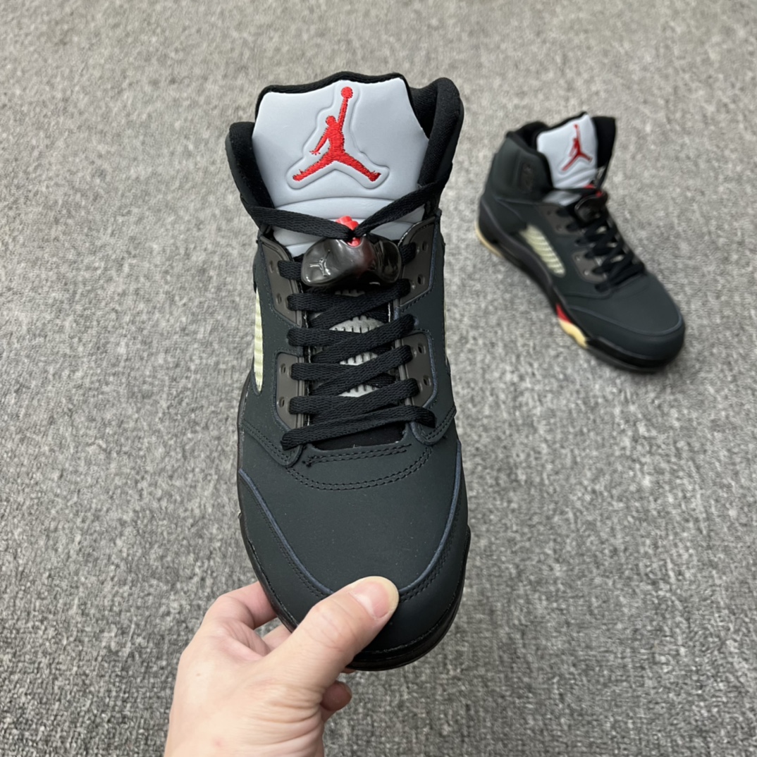 Jordan 5 Retro Gore-Tex Off-Noir (Women's) - vstockx