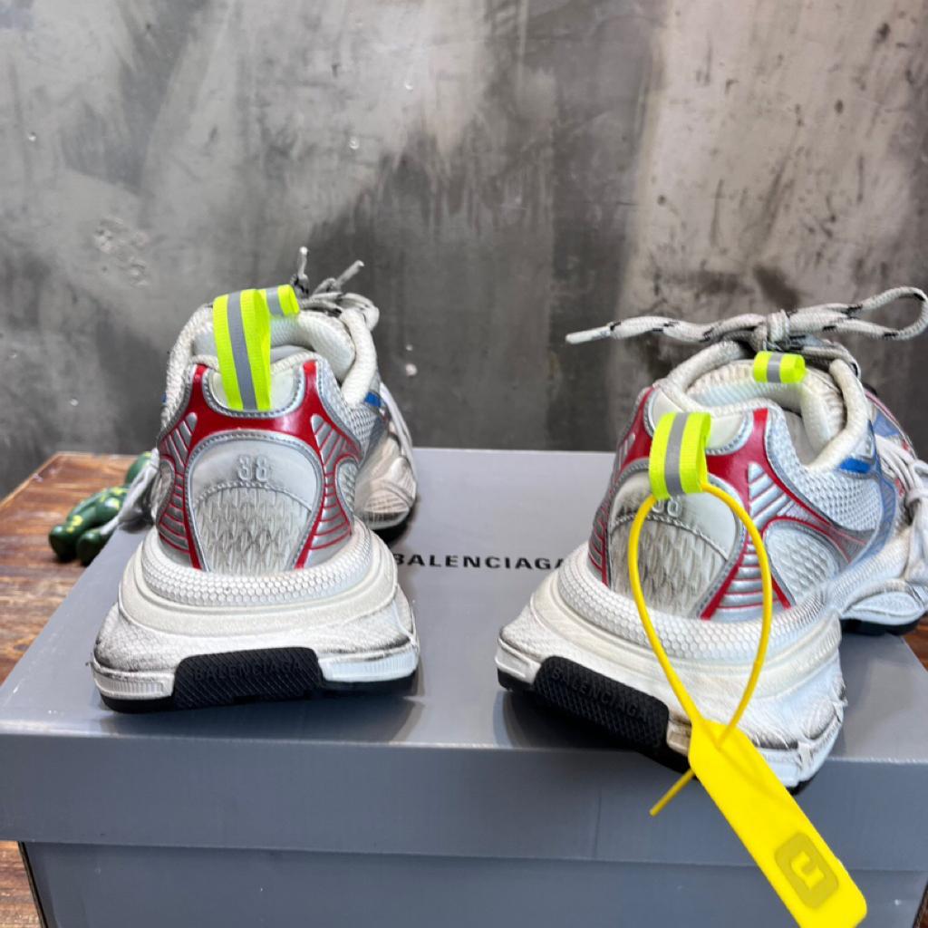 Balenciaga 3XL White Multicolor - vstockx