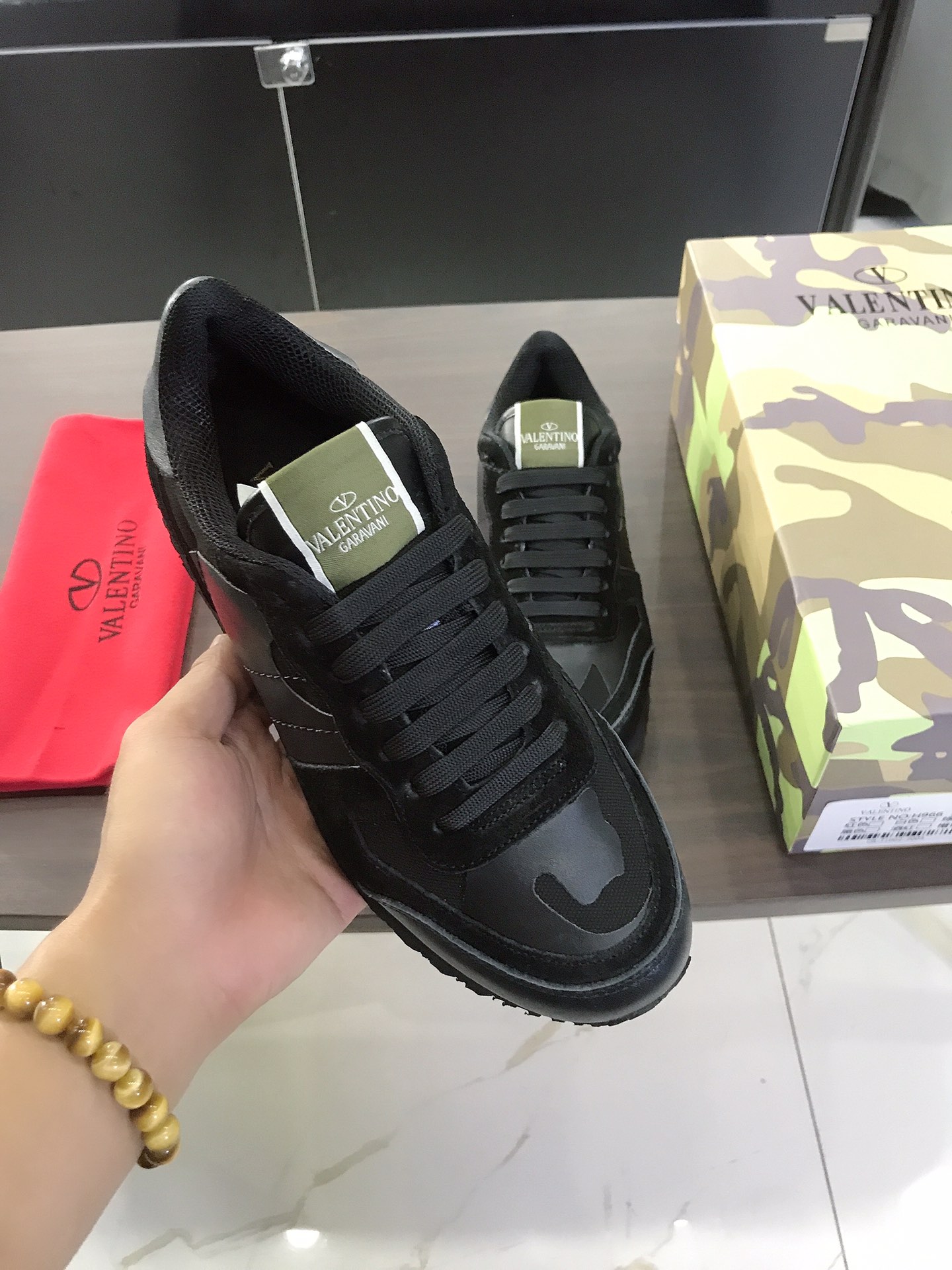 Valentino Garavani Rockrunner camouflage-print sneakers 7 - vstockx