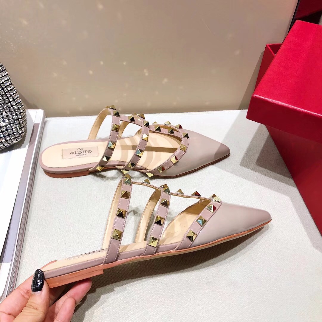 VALENTINO GARAVANI Roman Stud WOMEN 20 - vstockx