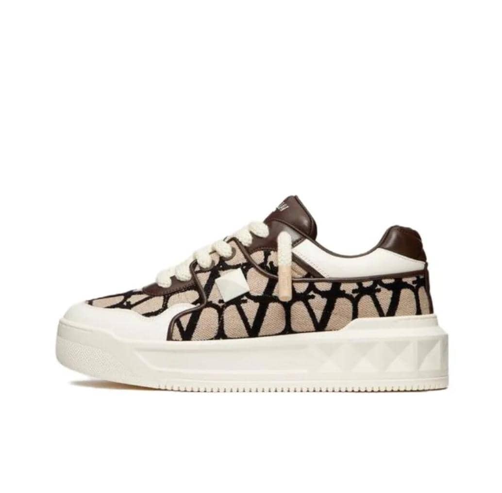 Valentino Garavani Low-Top One Stud XL sneakers - vstockx