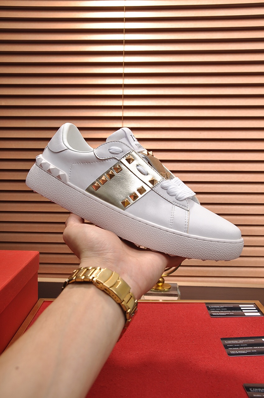 Valentino Garavani Rockstud Untitled calfskin sneaker 9 - vstockx