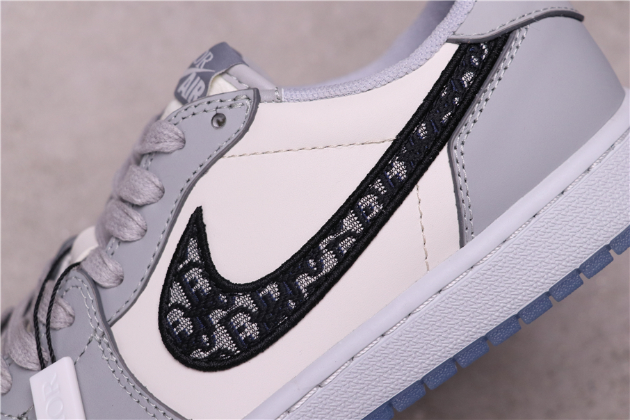 Jordan 1 Retro Low Dior - vstockx