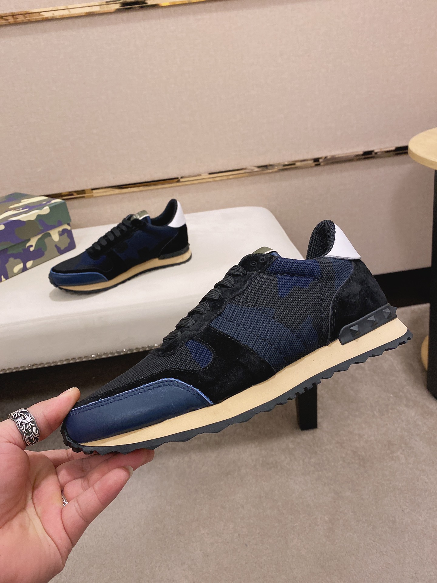 Valentino Garavani Rockrunner camouflage-print sneakers 12 - vstockx