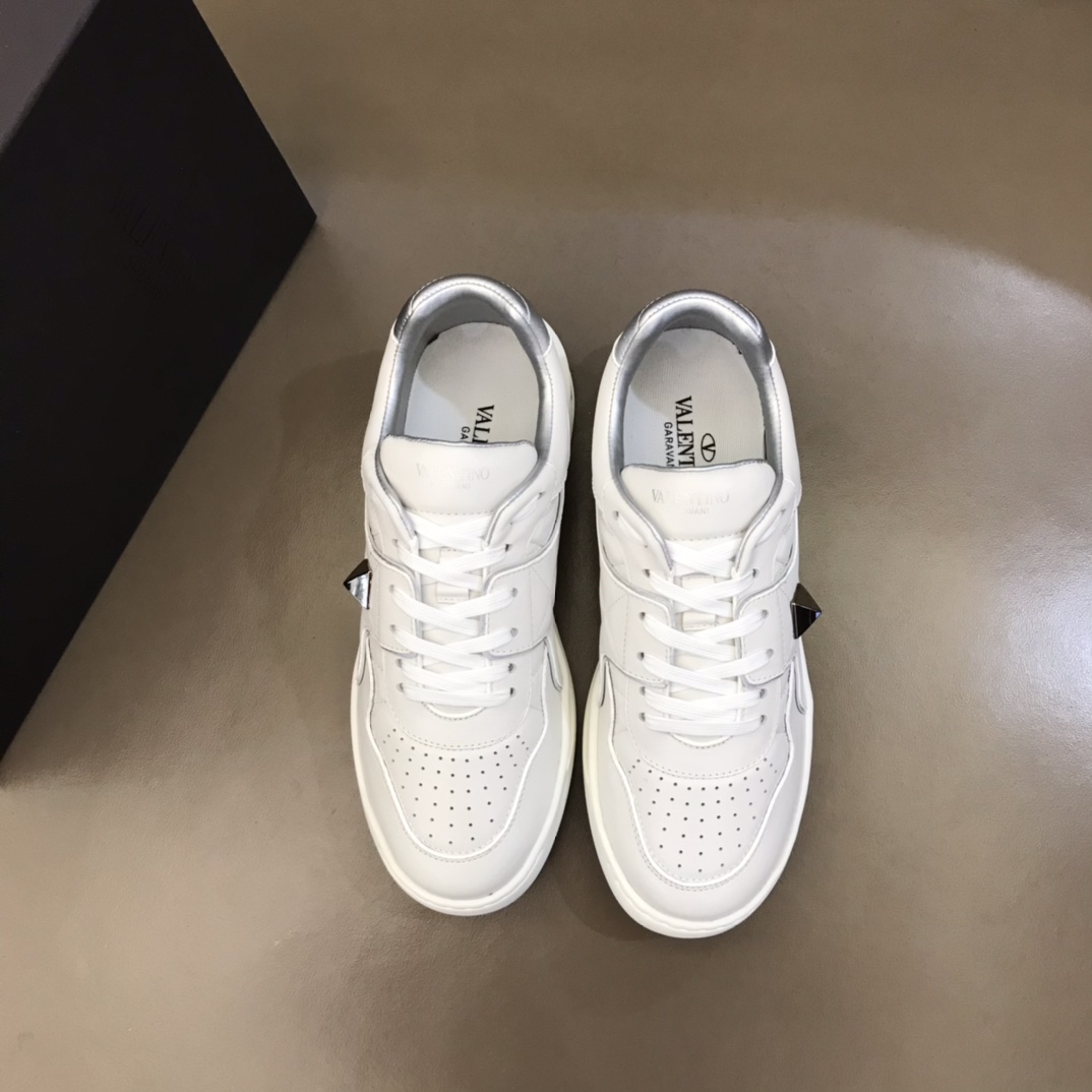 Valentino Garavani One Stud Low-top sneakers 14 - vstockx