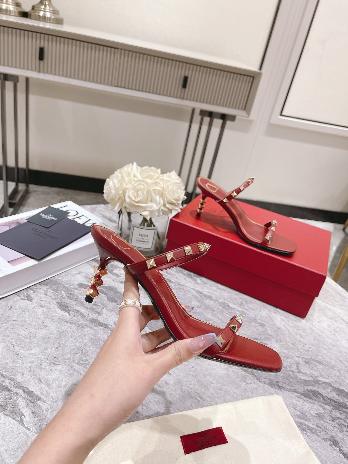 VALENTINO GARAVANI Rockstud WOMEN 3 - vstockx