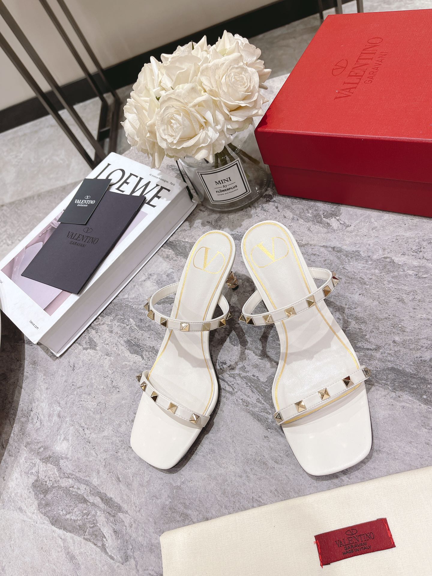 VALENTINO GARAVANI Rockstud WOMEN 3 - vstockx