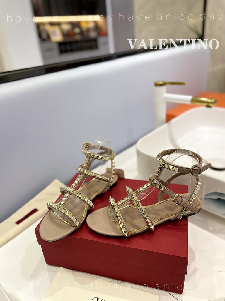 Valentino shoes 1 - vstockx