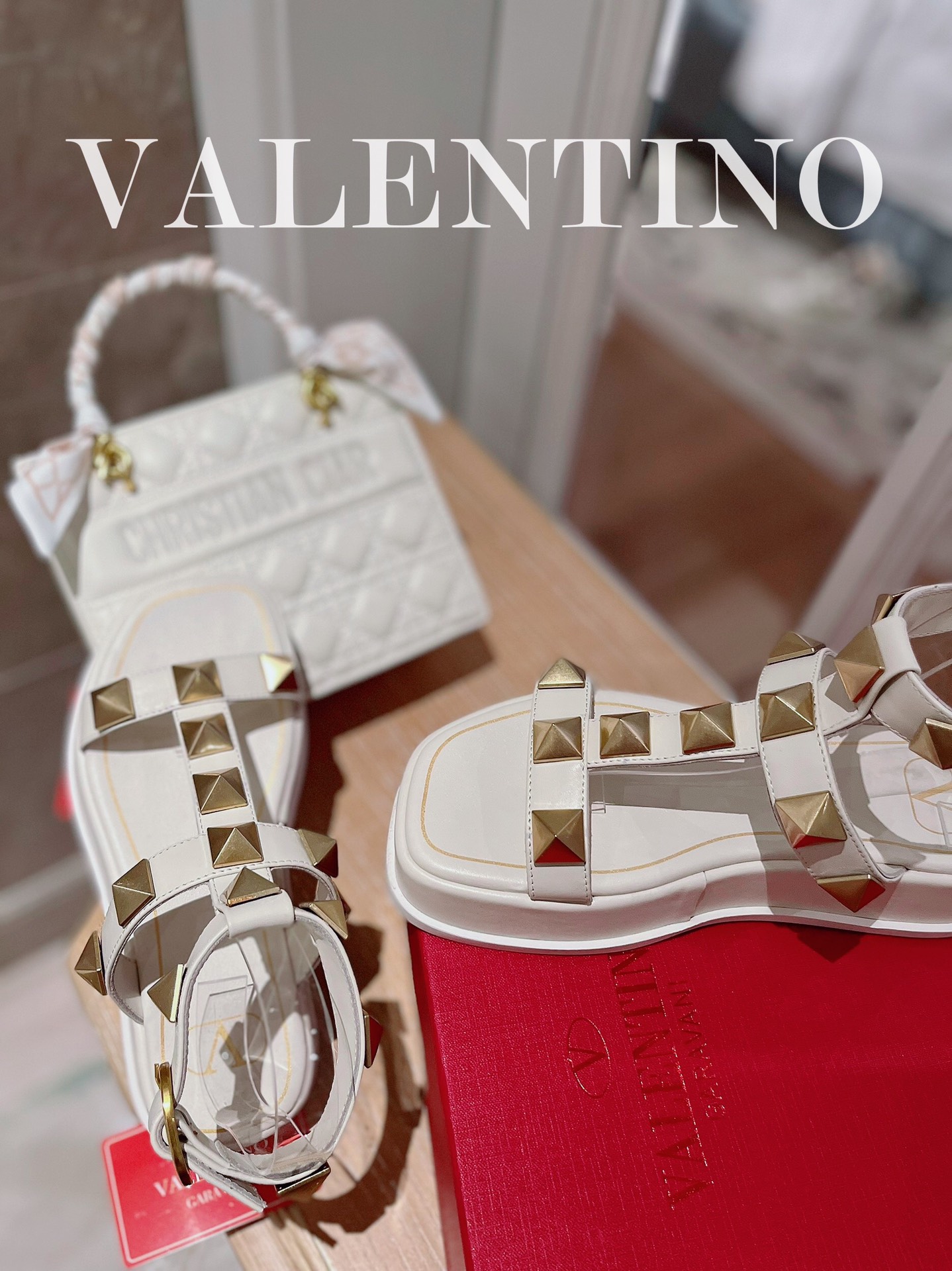 VALENTINO GARAVANI Roman Stud WOMEN 1 - vstockx