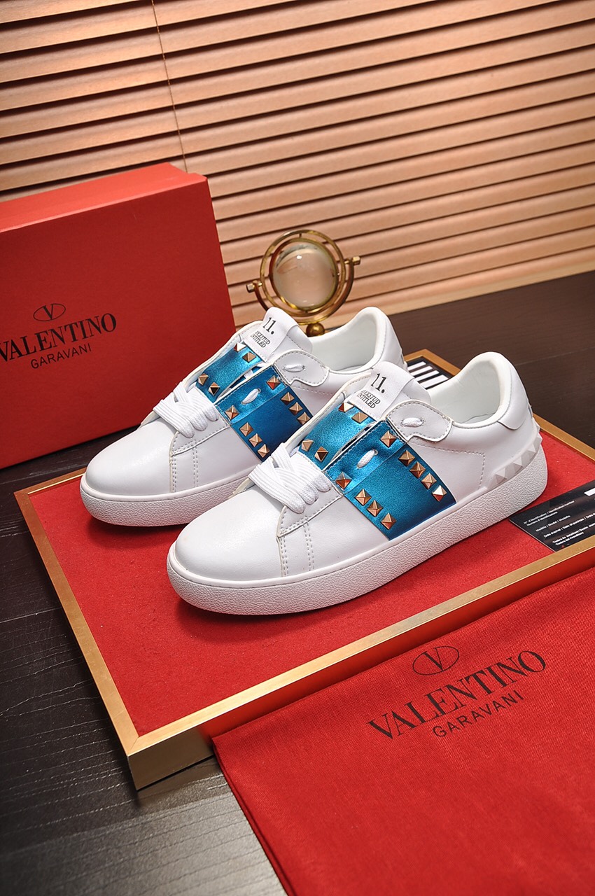 Valentino Garavani Rockstud Untitled calfskin sneaker 16 - vstockx