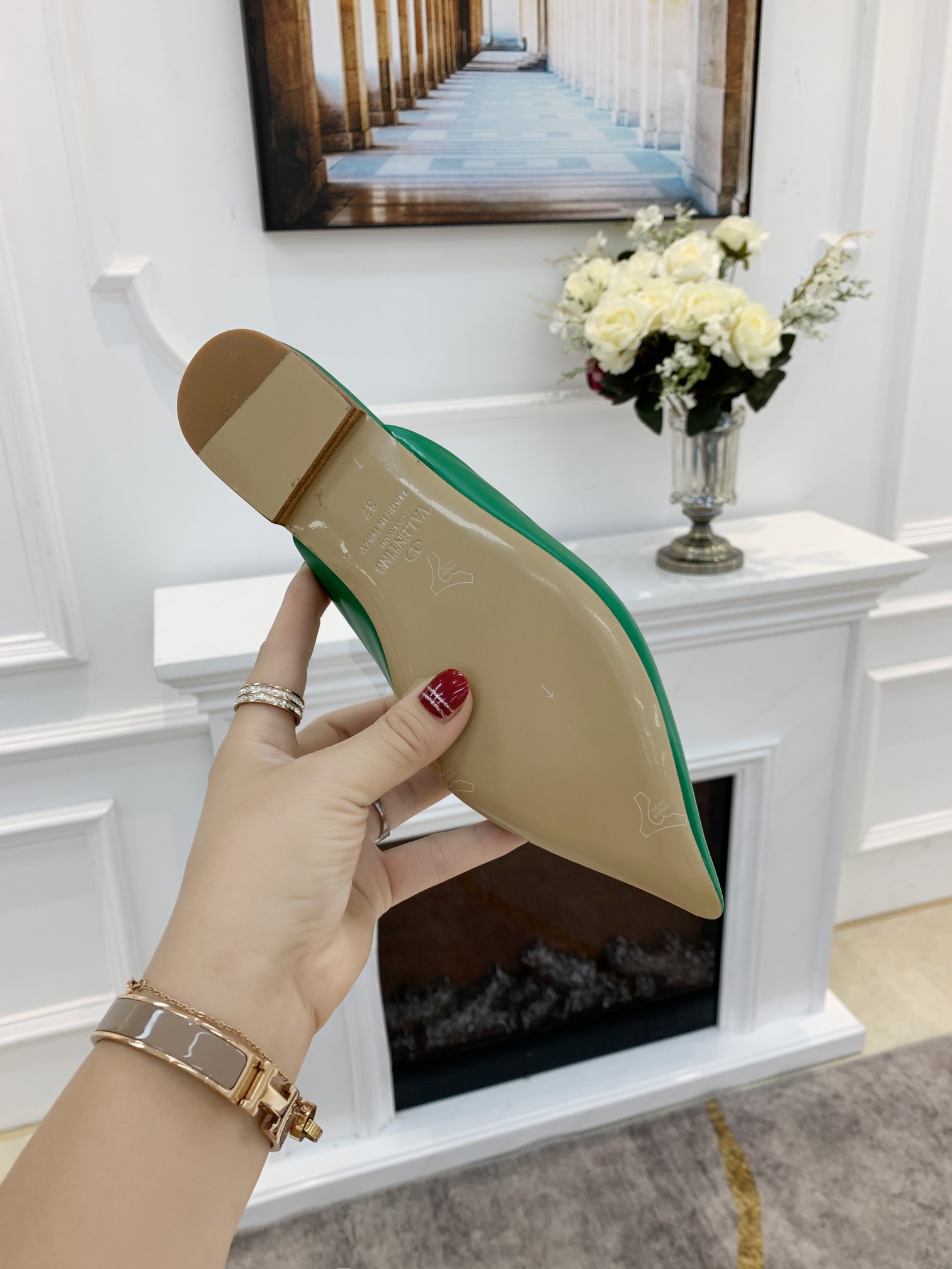 Valentino Garavani Flat sandals Women 19 - vstockx