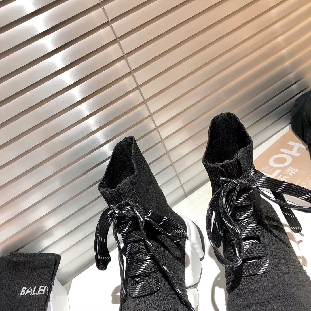 Balenciaga Speed 2.0 Lace Up Black White (W) - vstockx
