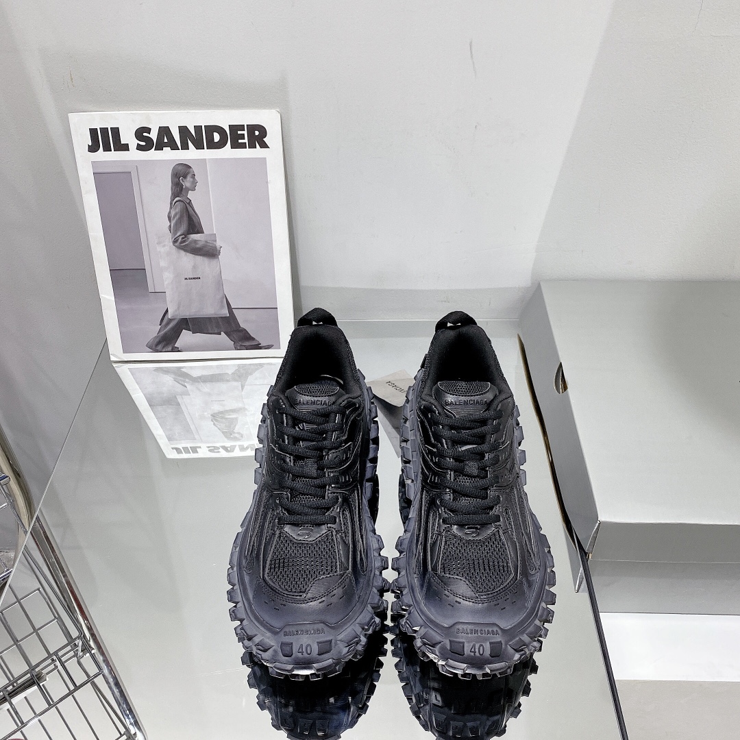 Balenciaga Defender TRAINERS 5 - vstockx
