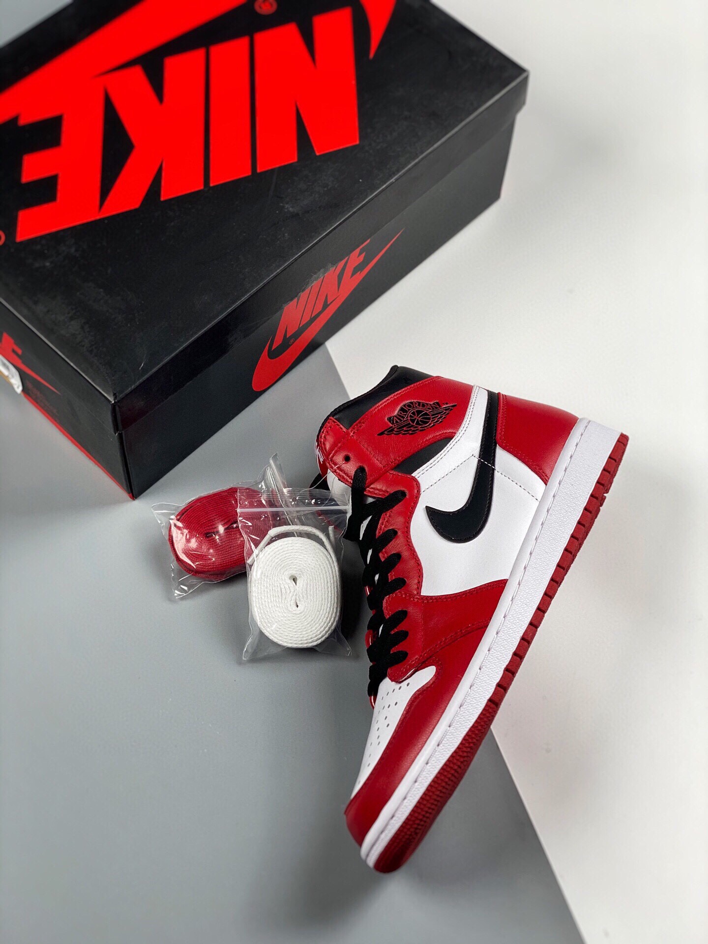 Jordan 1 Retro Chicago (2015) - vstockx