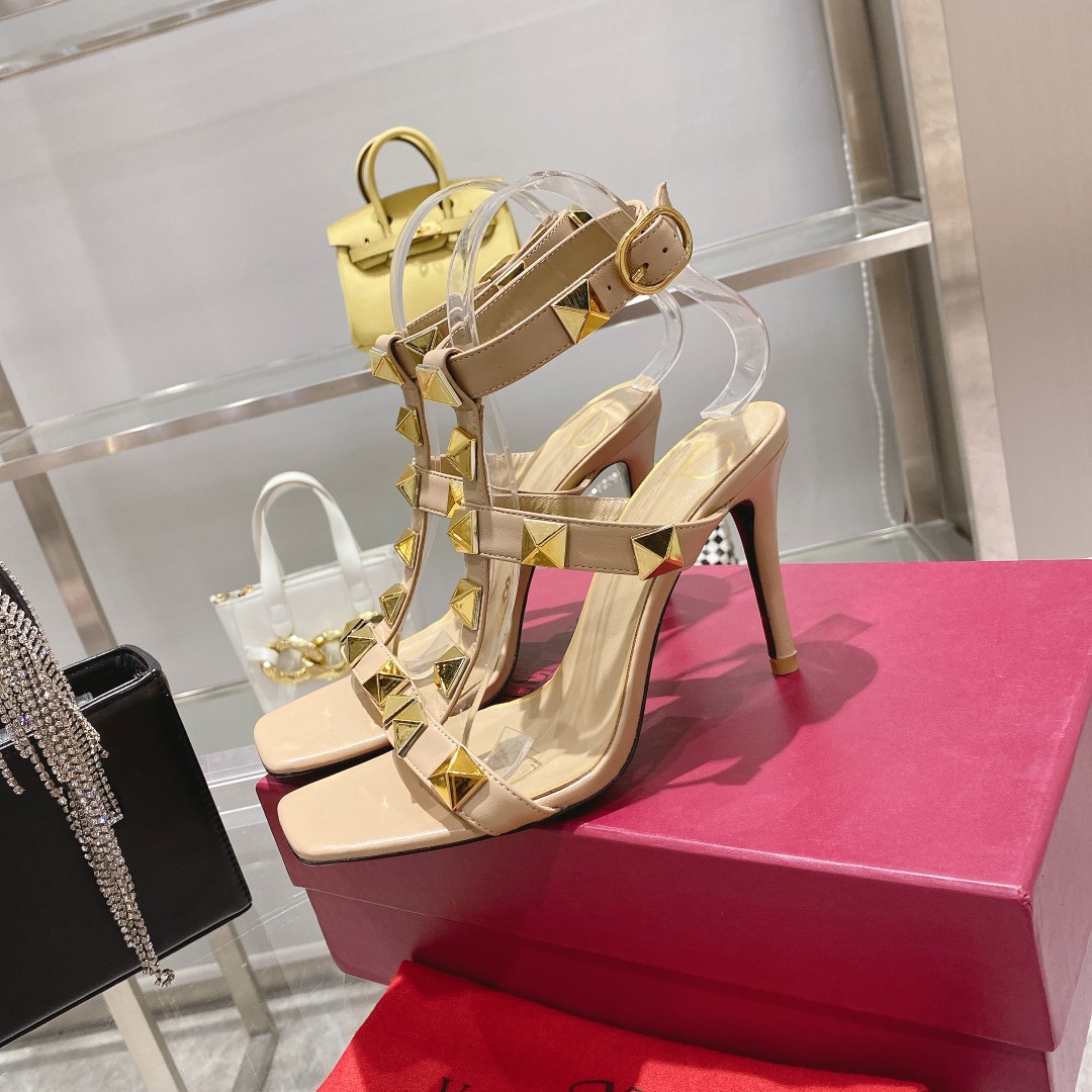 VALENTINO GARAVANI ROMAN STUD WOMEN 10 - vstockx