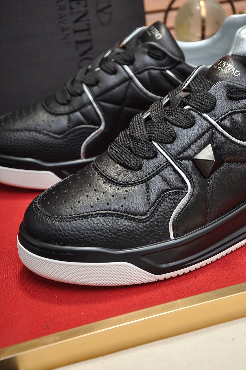 Valentino Garavani One Stud Low-top sneakers 6 - vstockx