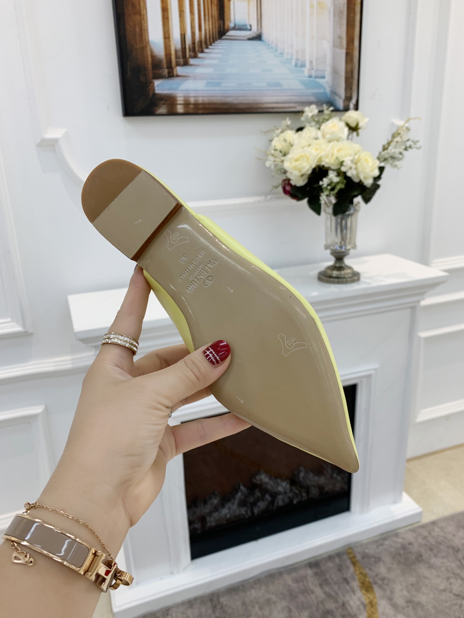 Valentino Garavani Flat sandals Women 16 - vstockx