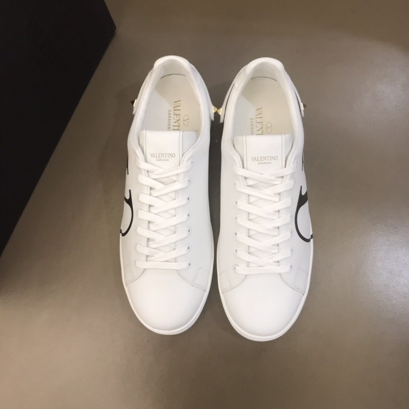 Valentino Garavani Backnet VLOGO low-top sneakers 4 - vstockx