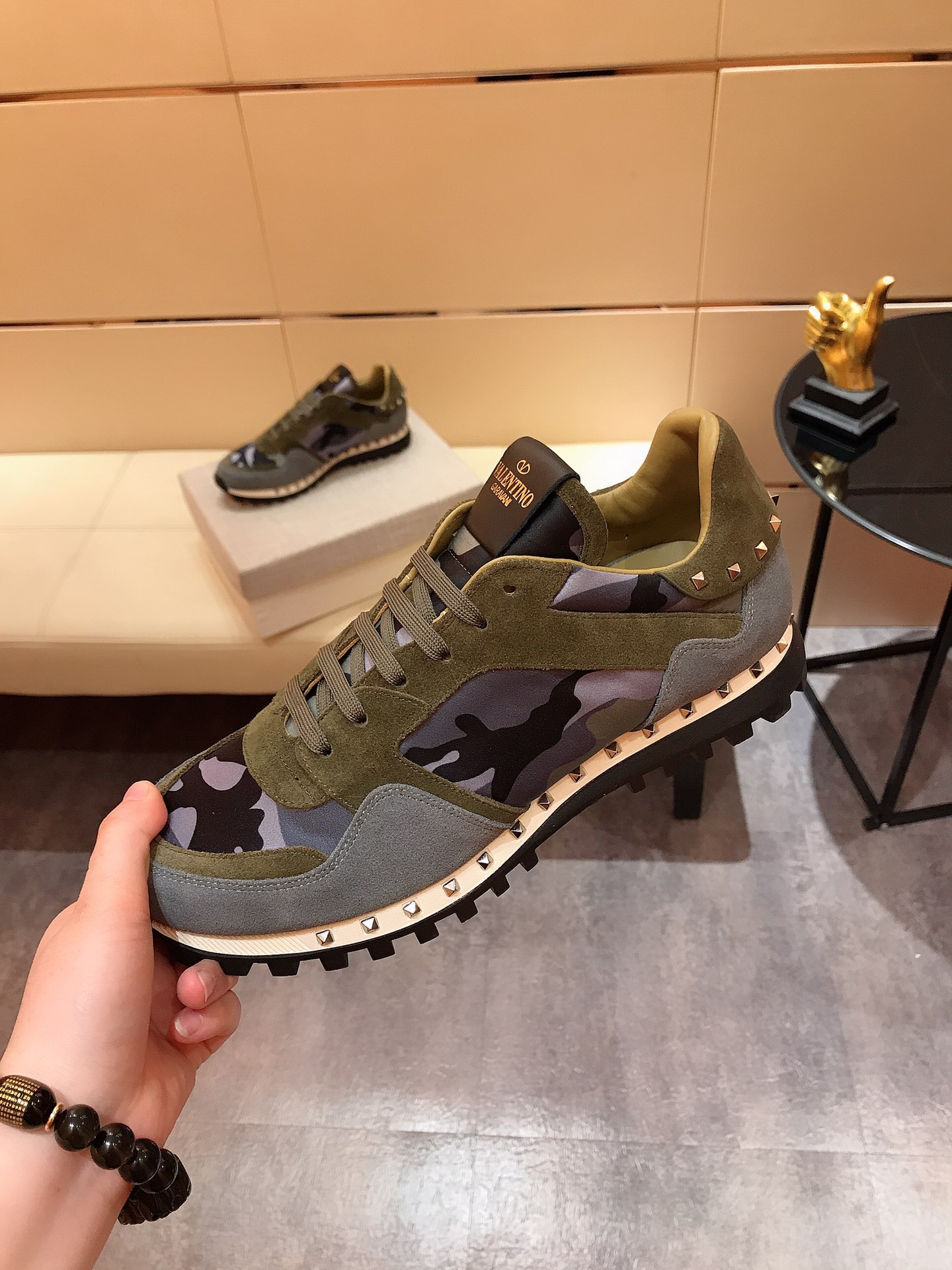 Valentino Garavani Rockrunner camouflage-print sneakers 16 - vstockx