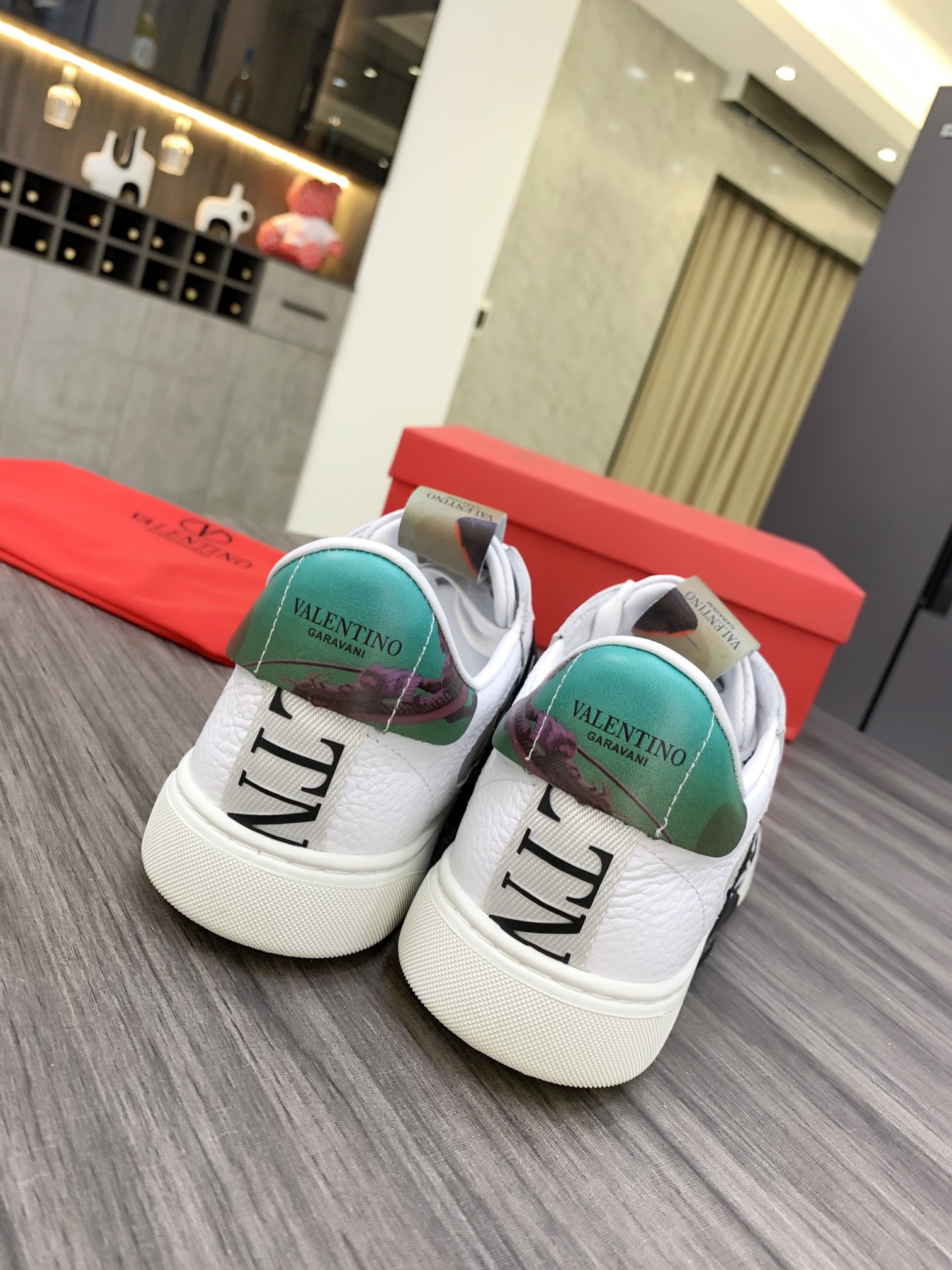 Valentino Garavani VL7N low-top sneakers 2 - vstockx