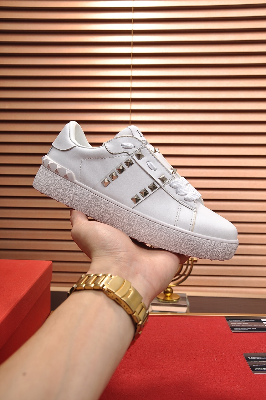 Valentino Garavani Rockstud Untitled calfskin sneaker 12 - vstockx