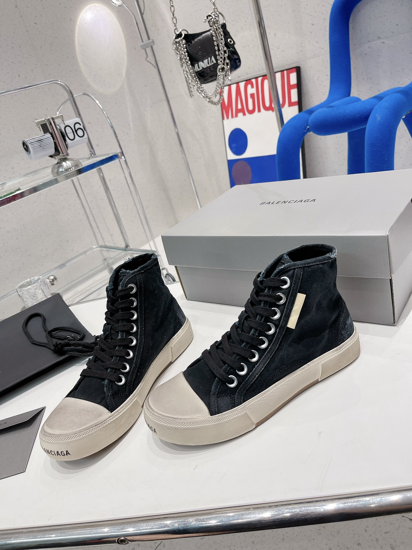 Balenciaga Paris Sneaker 3 - vstockx
