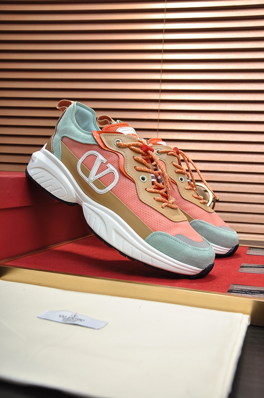 Valentino Garavani Low-top sneakers 22 - vstockx