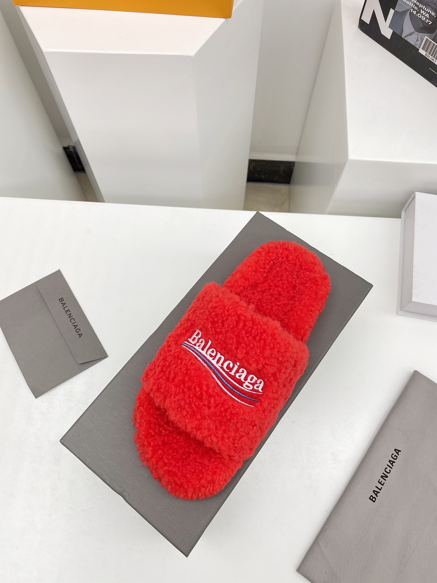 Balenciaga women 4 - vstockx