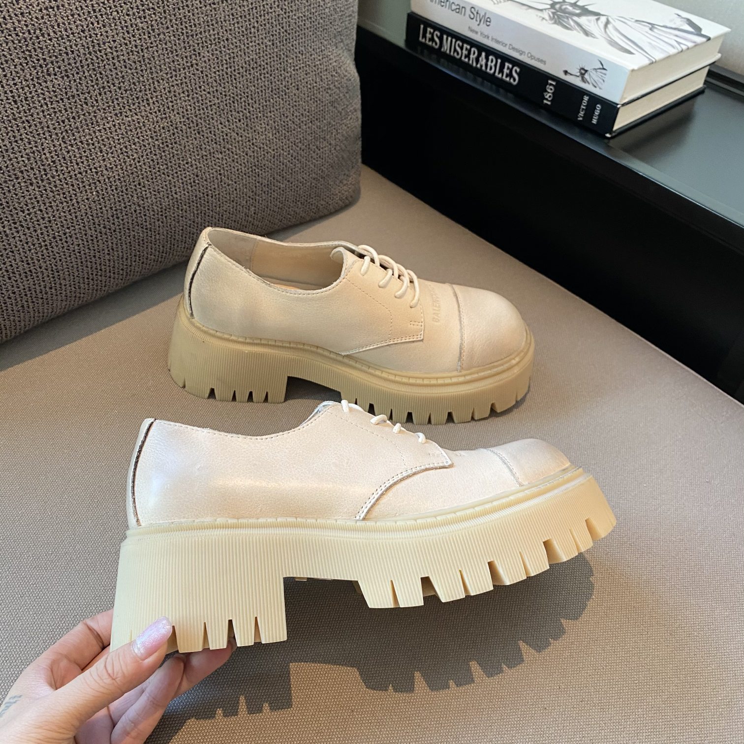 Balenciaga women 3 - vstockx