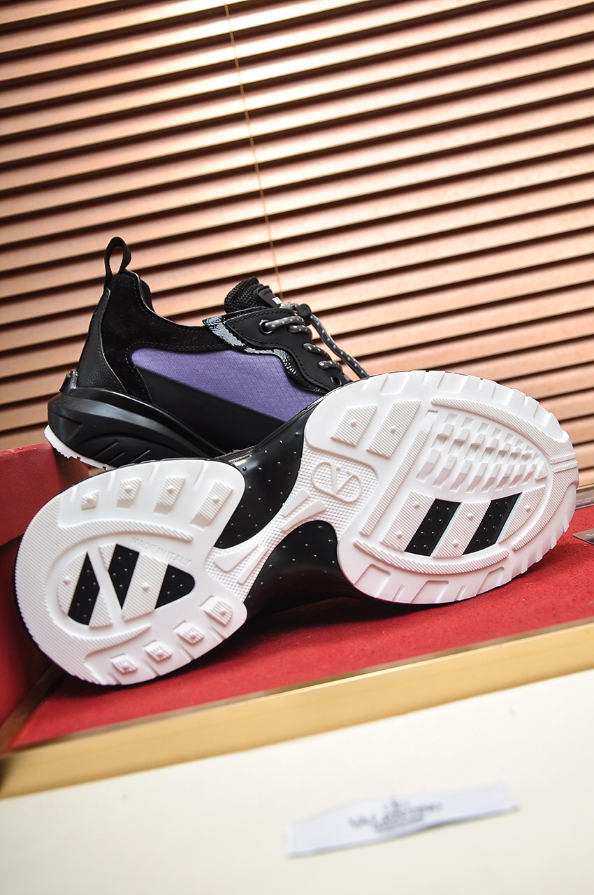 Valentino Garavani Low-top sneakers 23 - vstockx