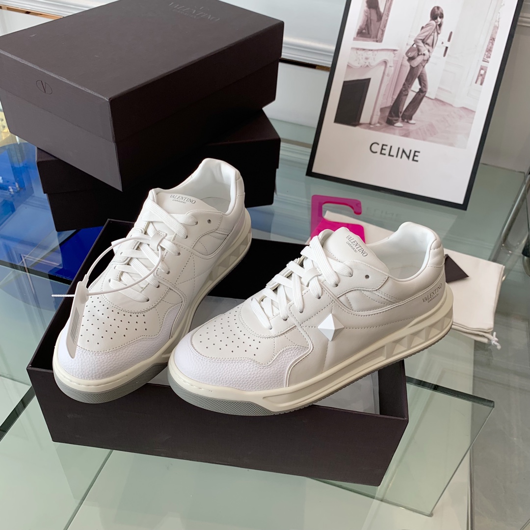 VALENTINO GARAVANI ONE STUD SNEAKER 5 - vstockx