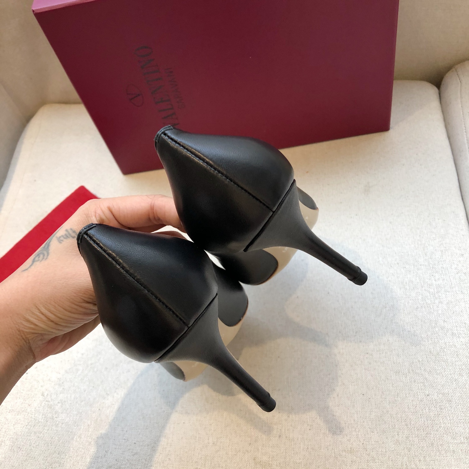 VALENTINO GARAVANI Roman Stud BOOT WOMEN 32 - vstockx