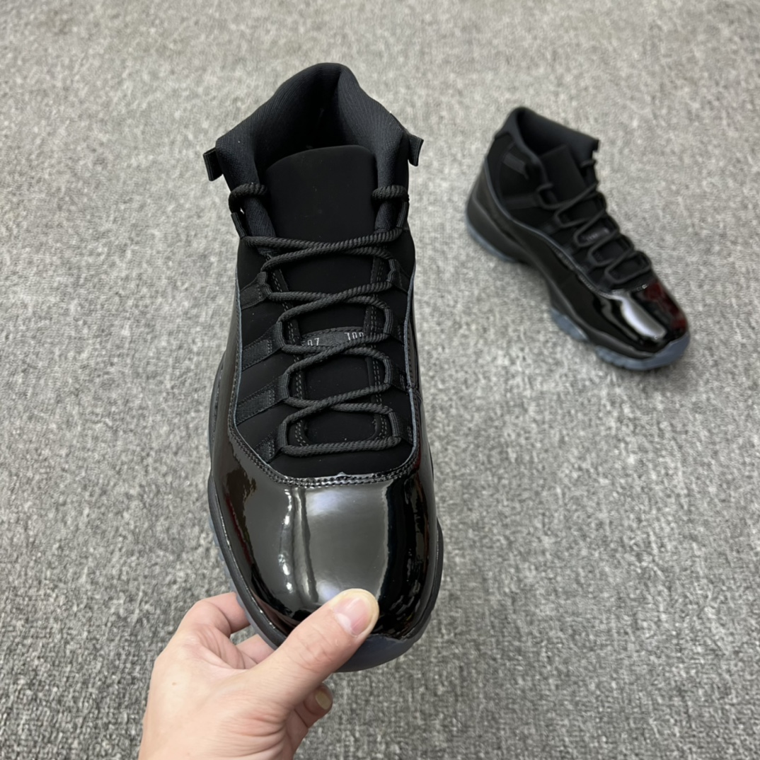 Jordan 11 Retro Cap and Gown - vstockx