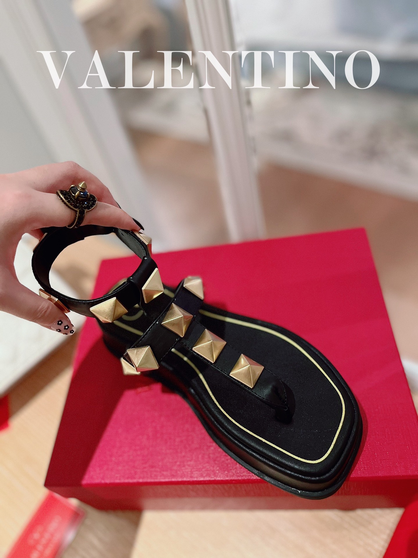 VALENTINO GARAVANI Roman Stud WOMEN 1 - vstockx