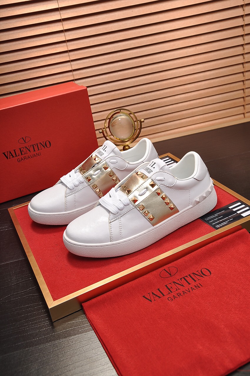 Valentino Garavani Rockstud Untitled calfskin sneaker 9 - vstockx