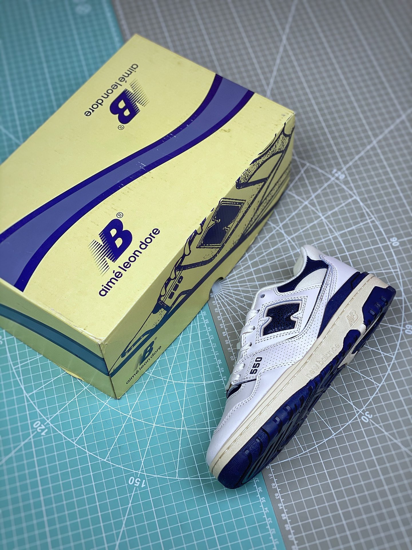 New Balance 550 Aime Leon Dore White Navy - vstockx