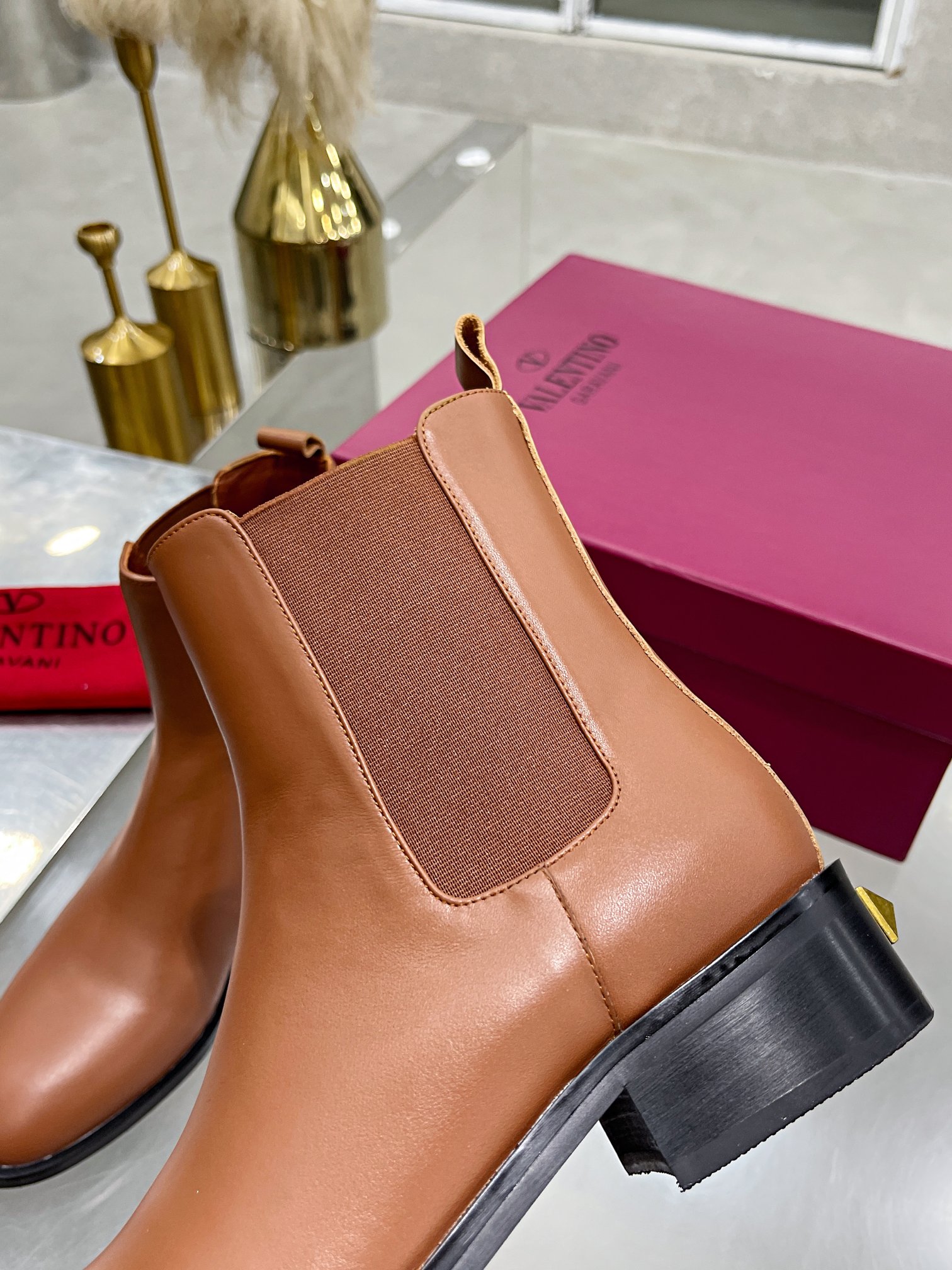 VALENTINO GARAVANI Roman Stud BOOT WOMEN 29 - vstockx