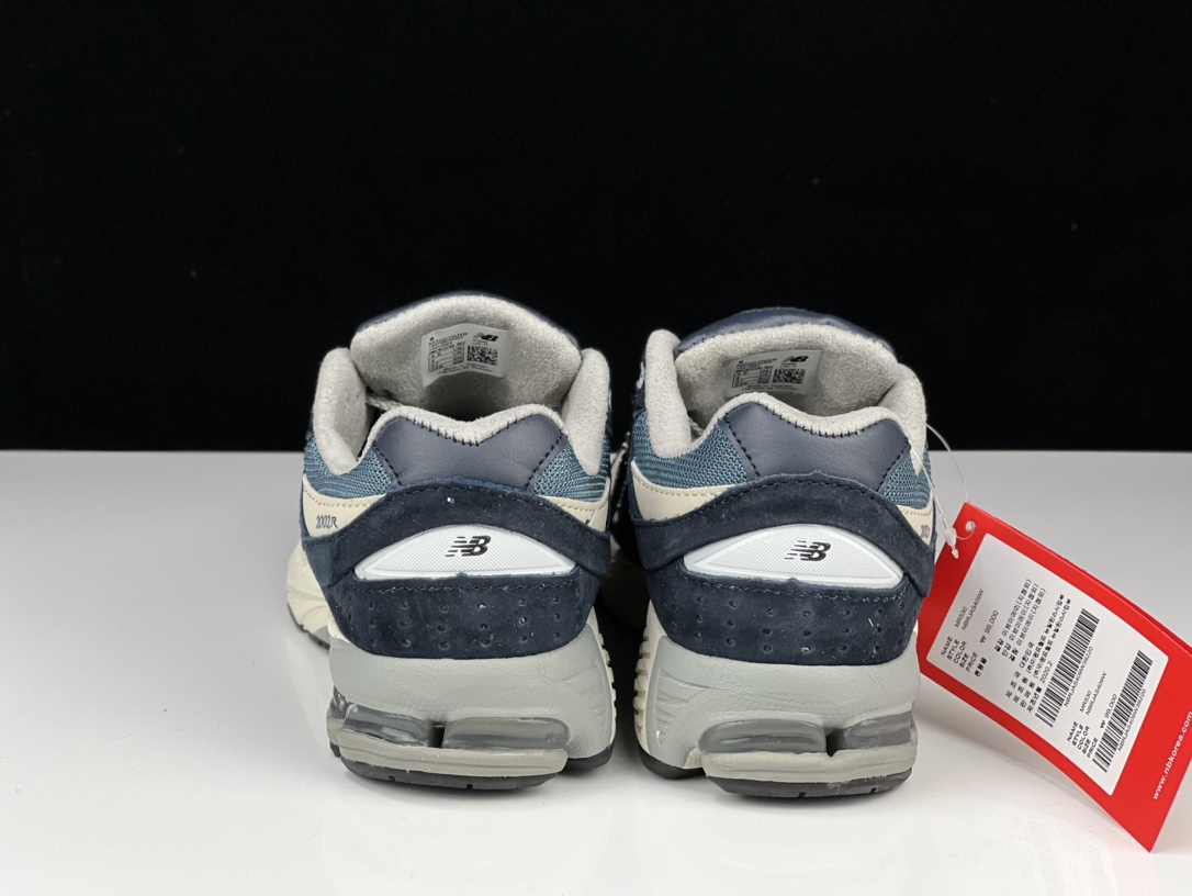 New Balance 2002R Dark Navy - vstockx