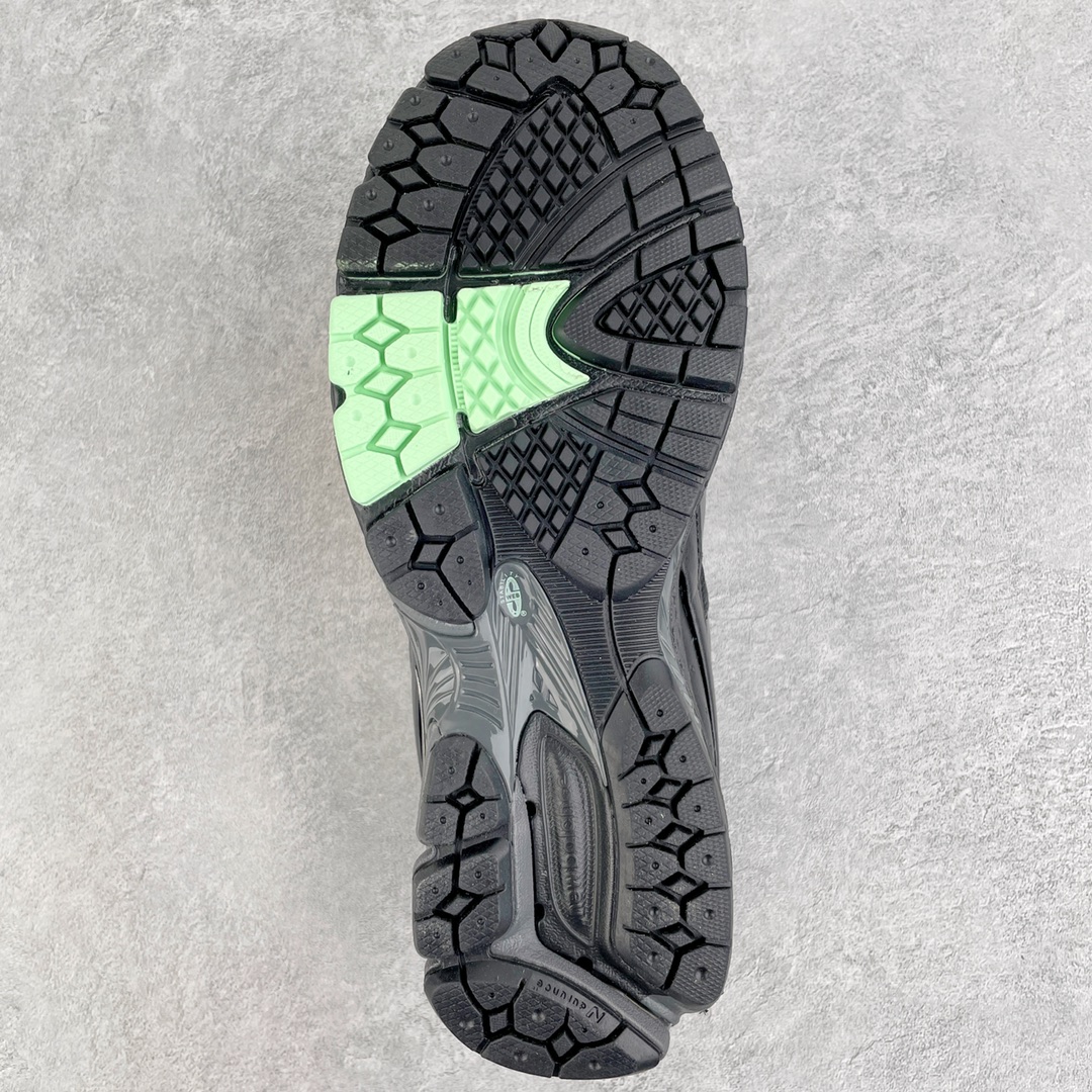 New Balance 2002R Black Silver Green - vstockx