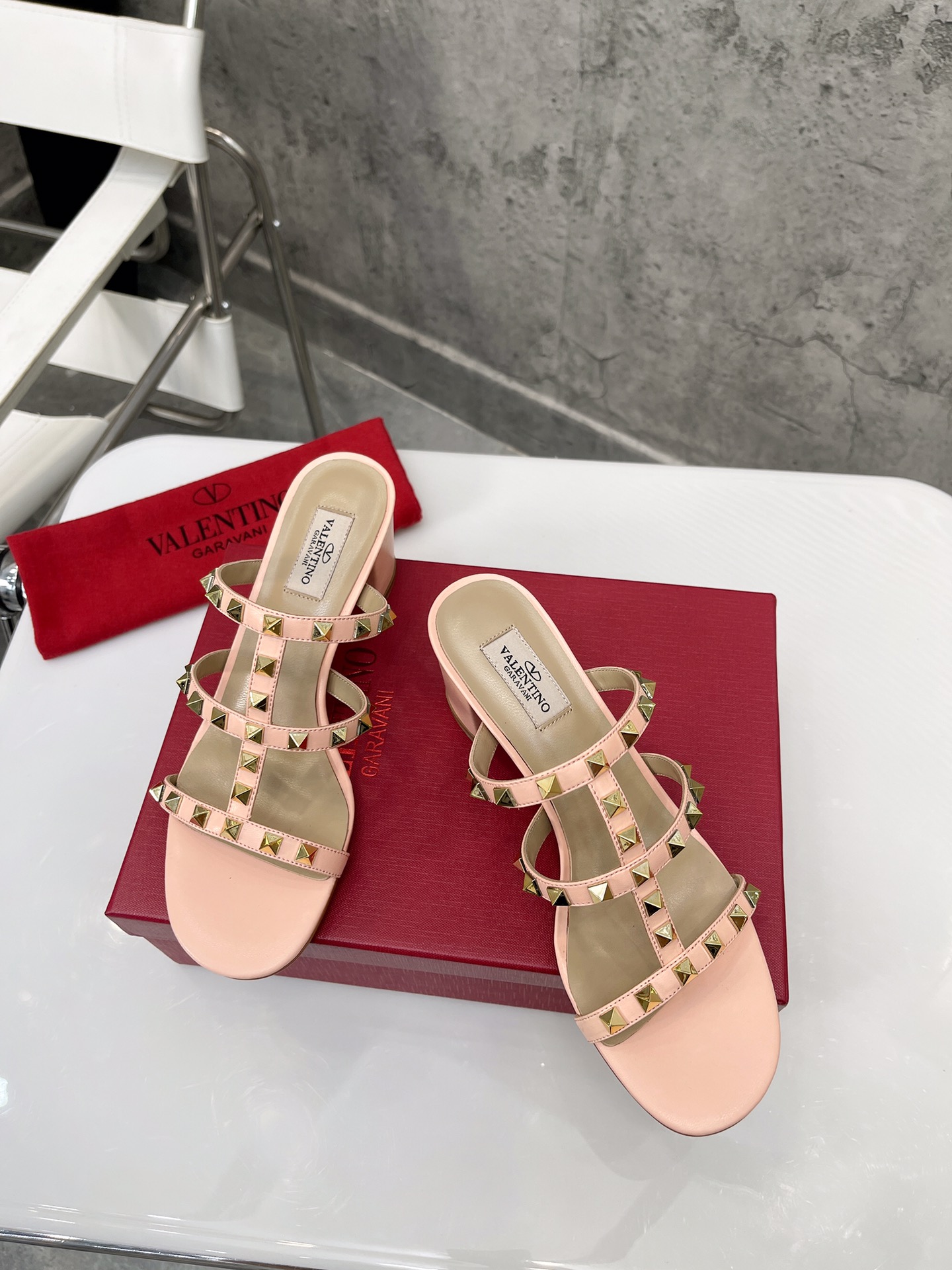 VALENTINO GARAVANI Rockstud WOMEN 5 - vstockx