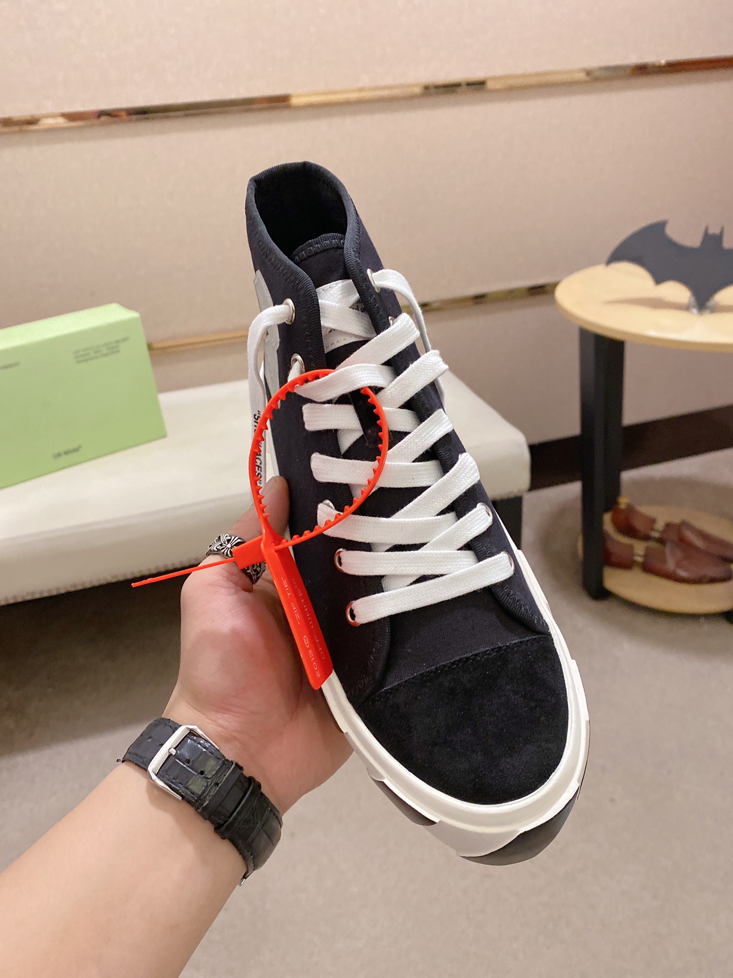 OFF-WHITE Vulcanized Hi Black Striped - vstockx