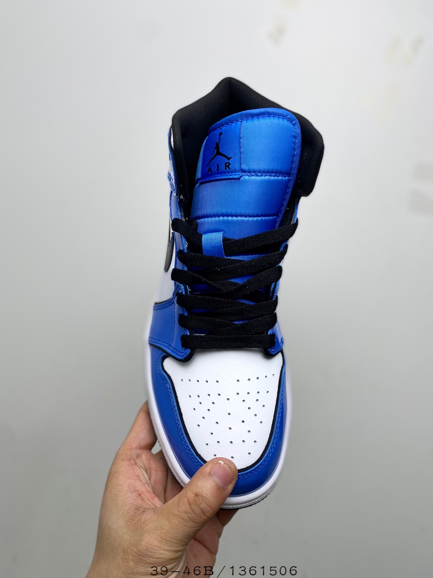 Jordan 1 Mid Signal Blue - vstockx