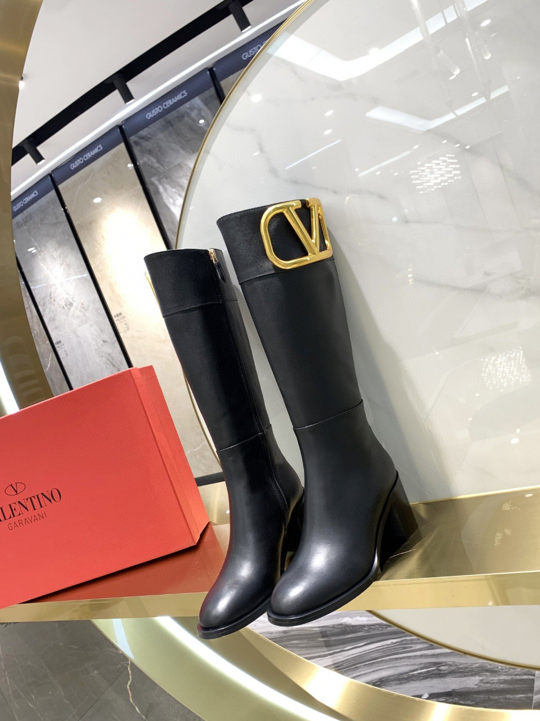 VALENTINO GARAVANI Roman Stud WOMEN 24 - vstockx