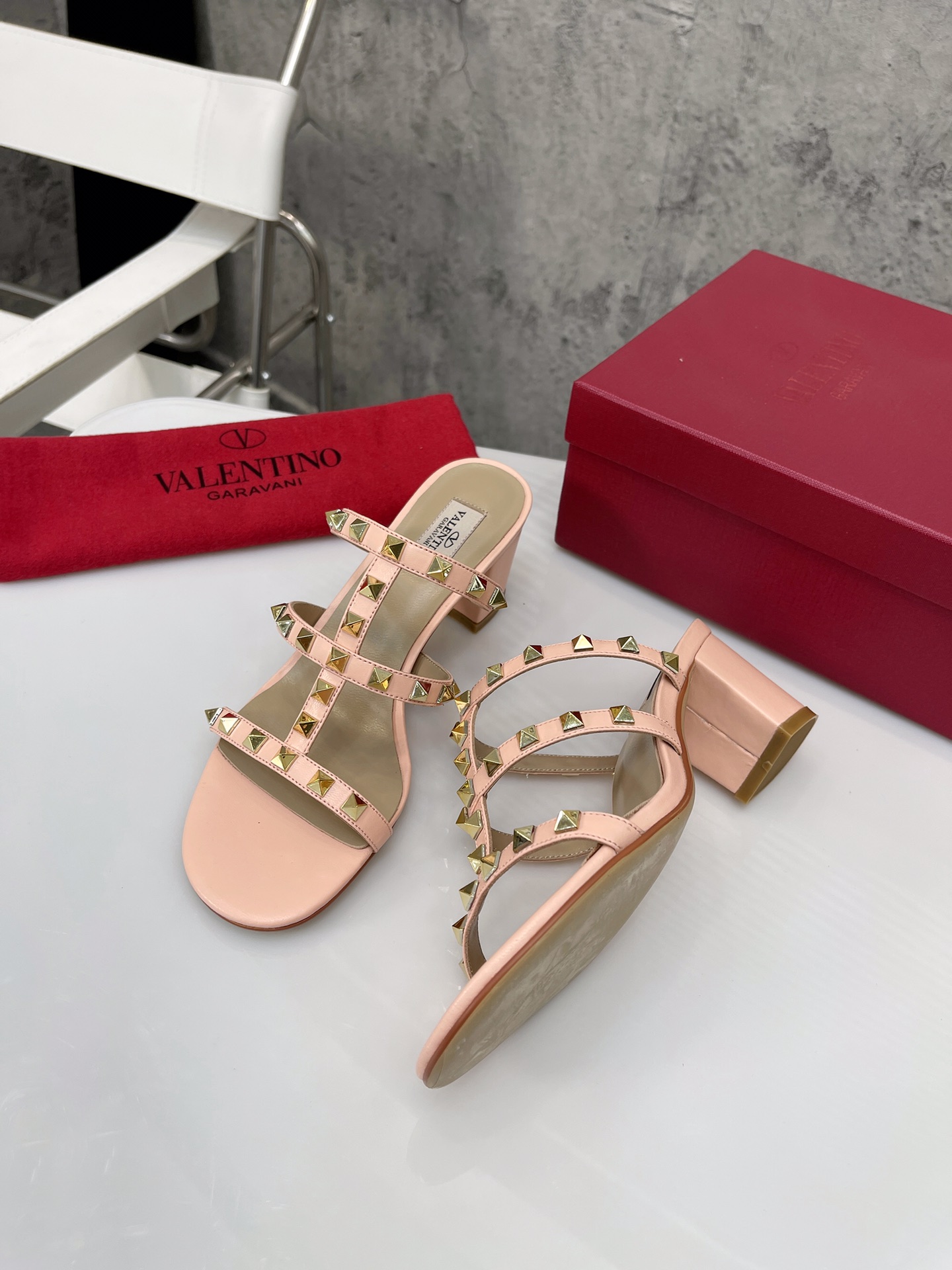 VALENTINO GARAVANI Rockstud WOMEN 5 - vstockx