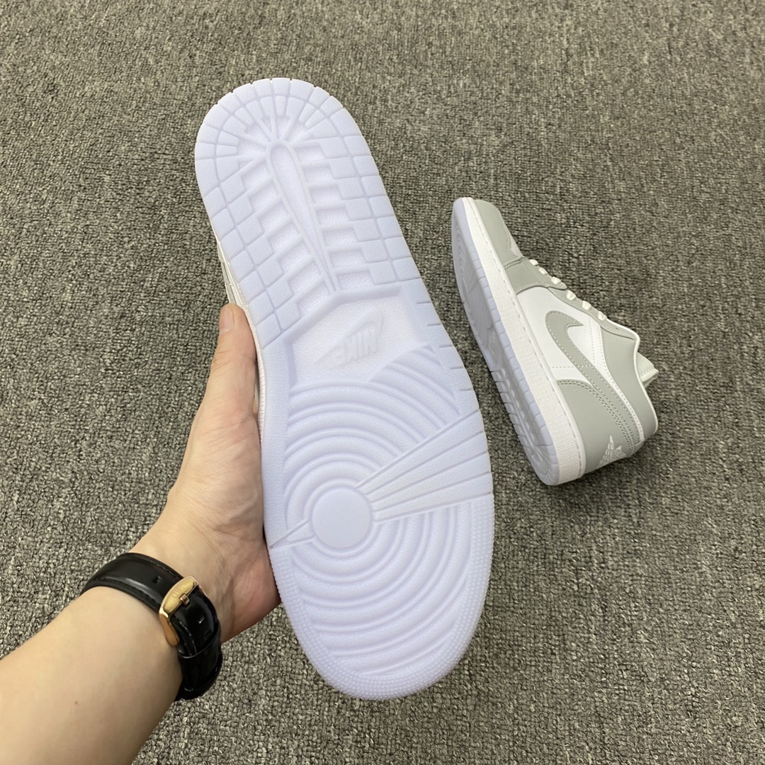 Jordan 1 Low Wolf Grey (W) - vstockx