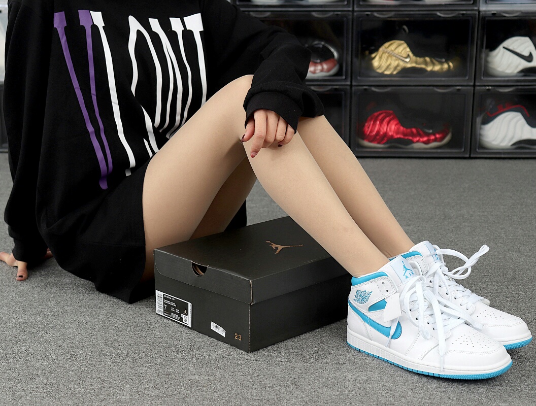 Jordan 1 Mid UNC (W) - vstockx