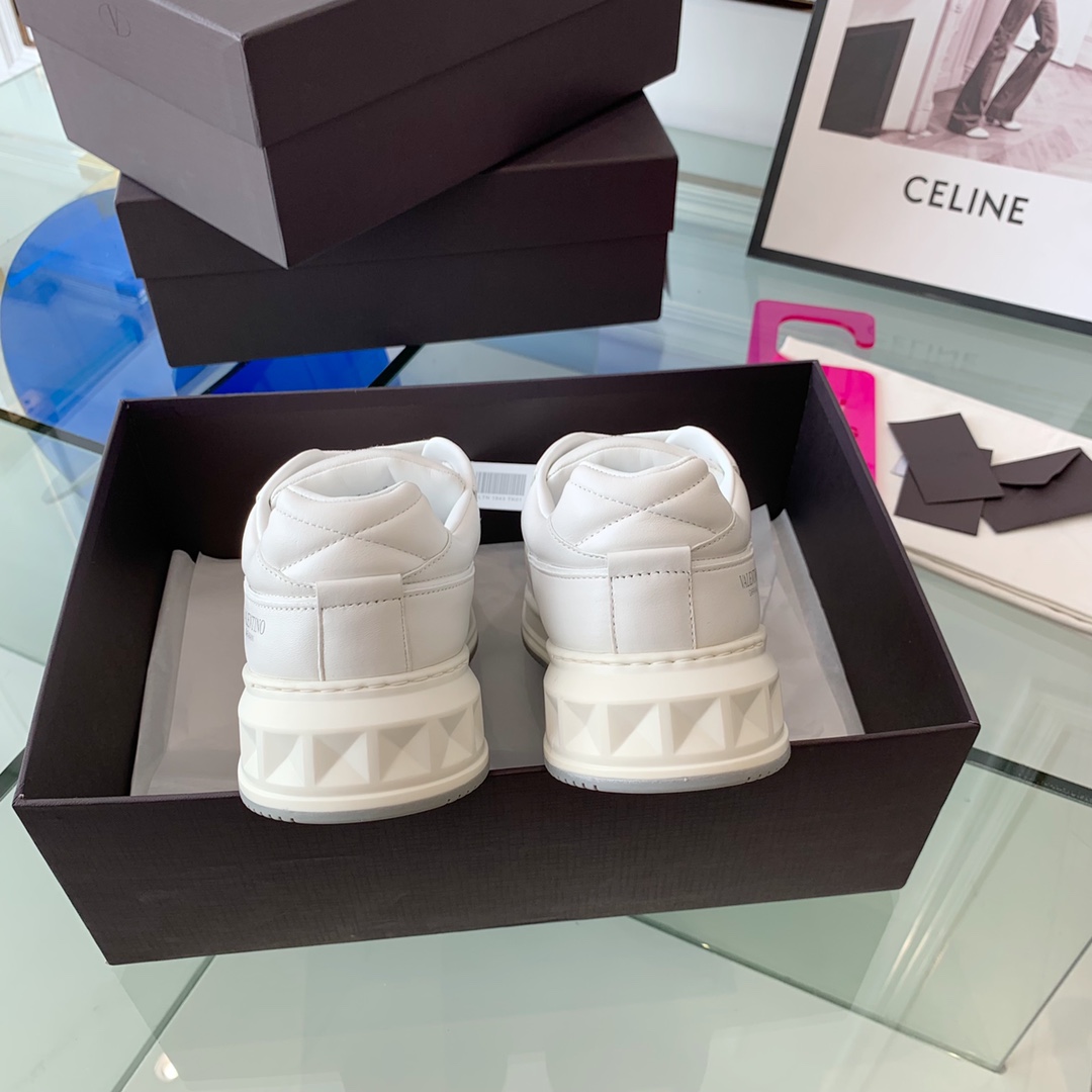 VALENTINO GARAVANI ONE STUD SNEAKER 5 - vstockx