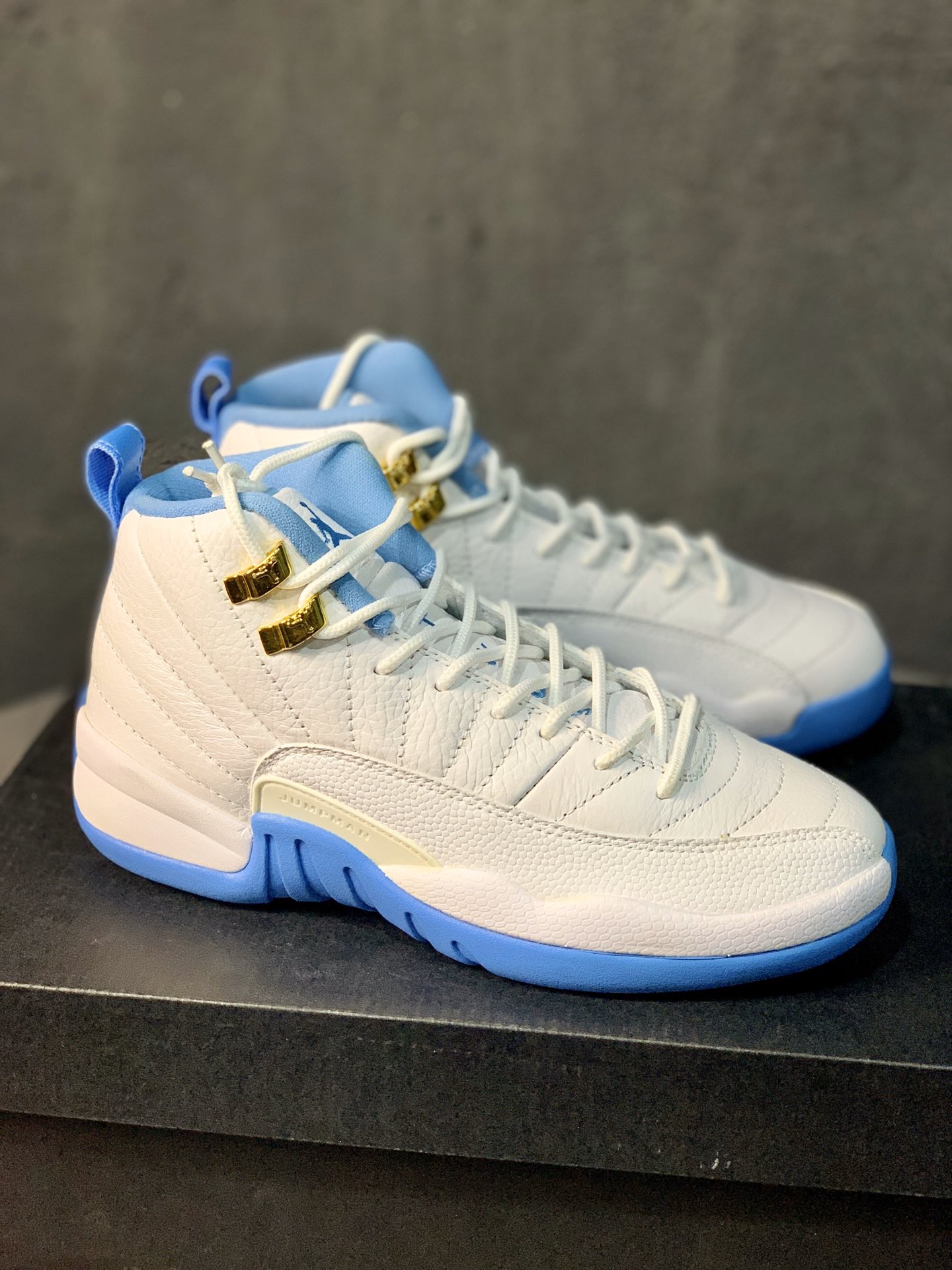 Jordan 12 Retro University Blue 2016 - vstockx