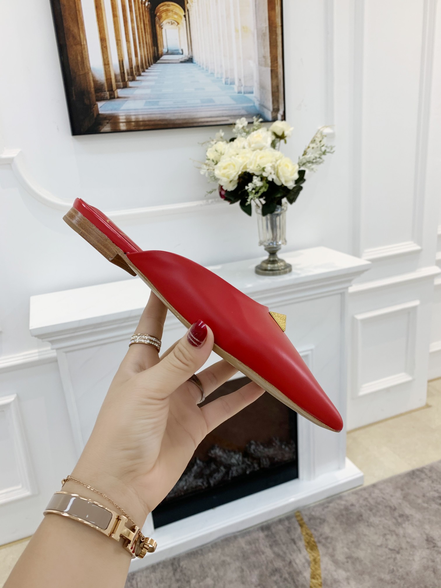 Valentino Garavani Flat sandals Women 13 - vstockx