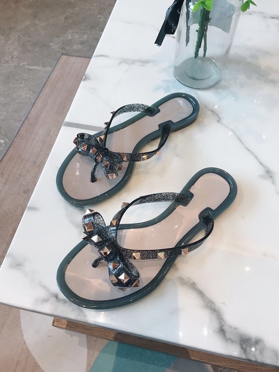 VALENTINO GARAVANI Rockstud WOMEN 35 - vstockx